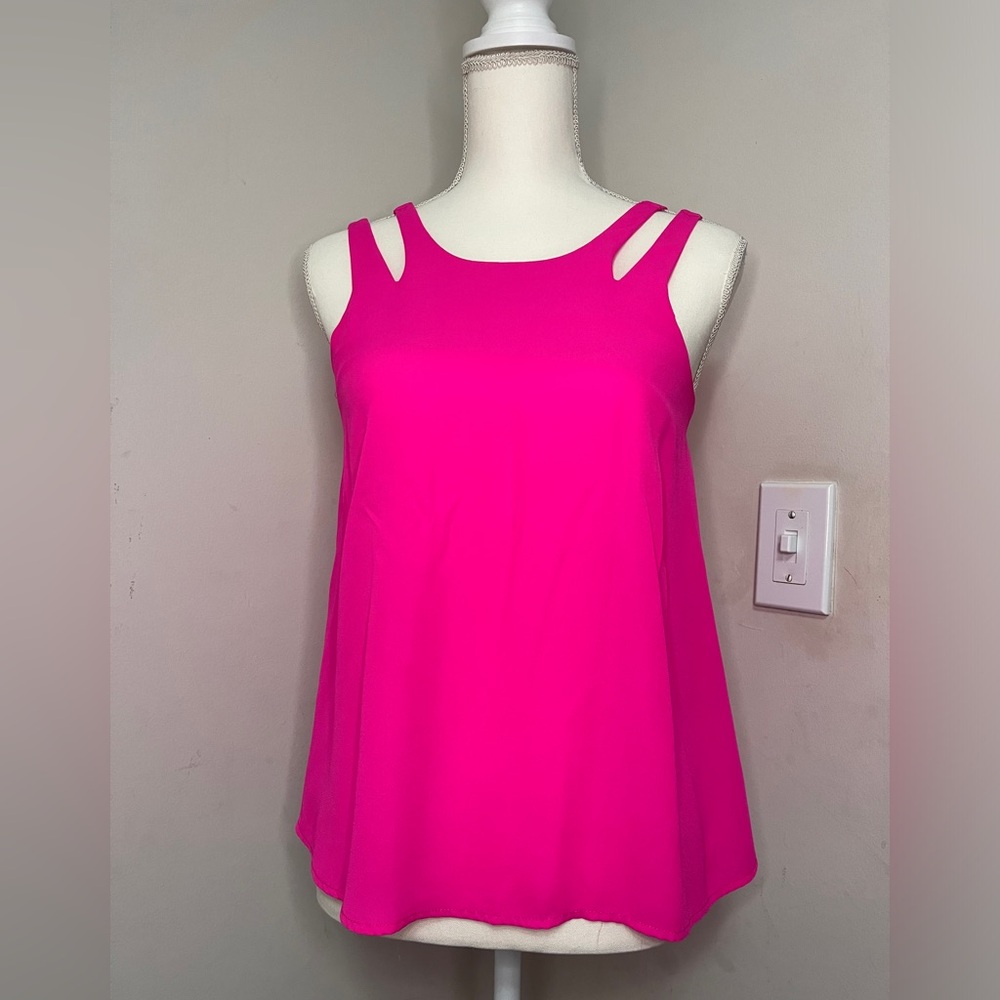 Nice pink hot blouse! Size XS